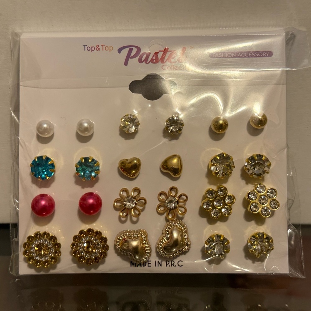 Stylish Stud Earring Set with Gold Accents - Picture 7 of 8